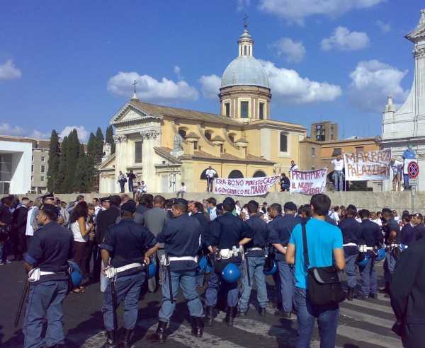 Sept. 25, 2008 police presence at a sit-in
	    protesting the closure of San Giacomo hospital in central Rome